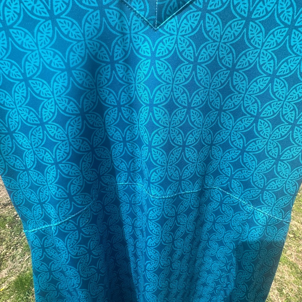 L.L. Bean Blue Geometric Print Performance V-Neck Dress w/ Pockets Size Medium - Picture 9 of 13